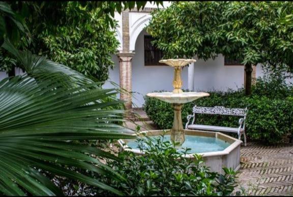 Apartamento En Un Dormitorio En Plaza Alfaro 塞维利亚 外观 照片