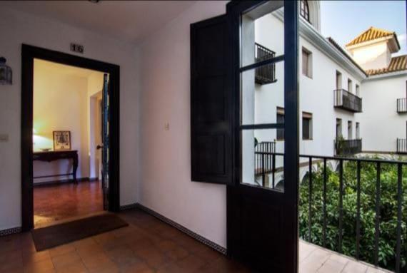 Apartamento En Un Dormitorio En Plaza Alfaro 塞维利亚 外观 照片
